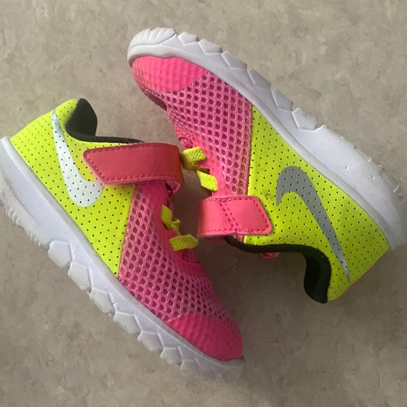 Nike Flex Experience 5 Running Shoe - Picture 6 of 8